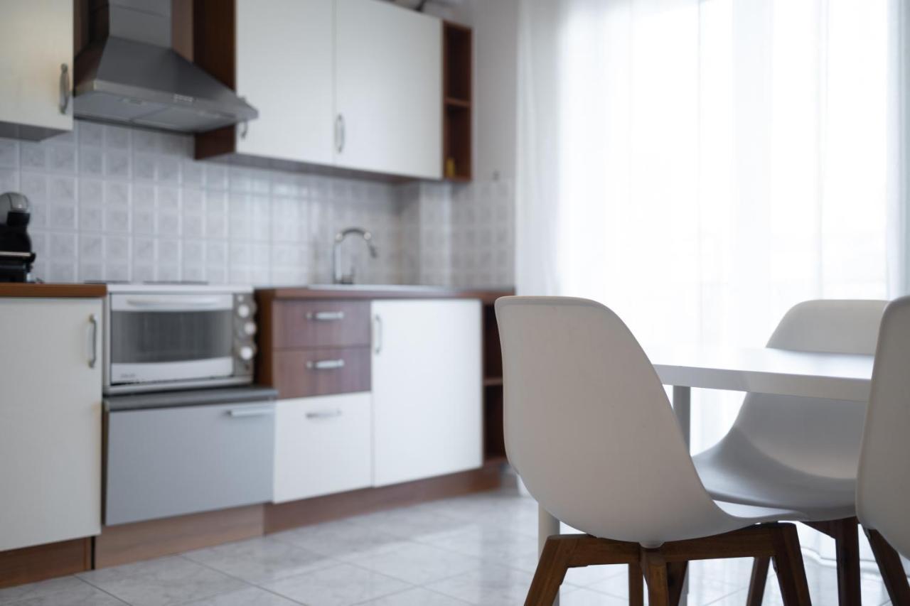 Central Apartment With Parking 라리사 외부 사진