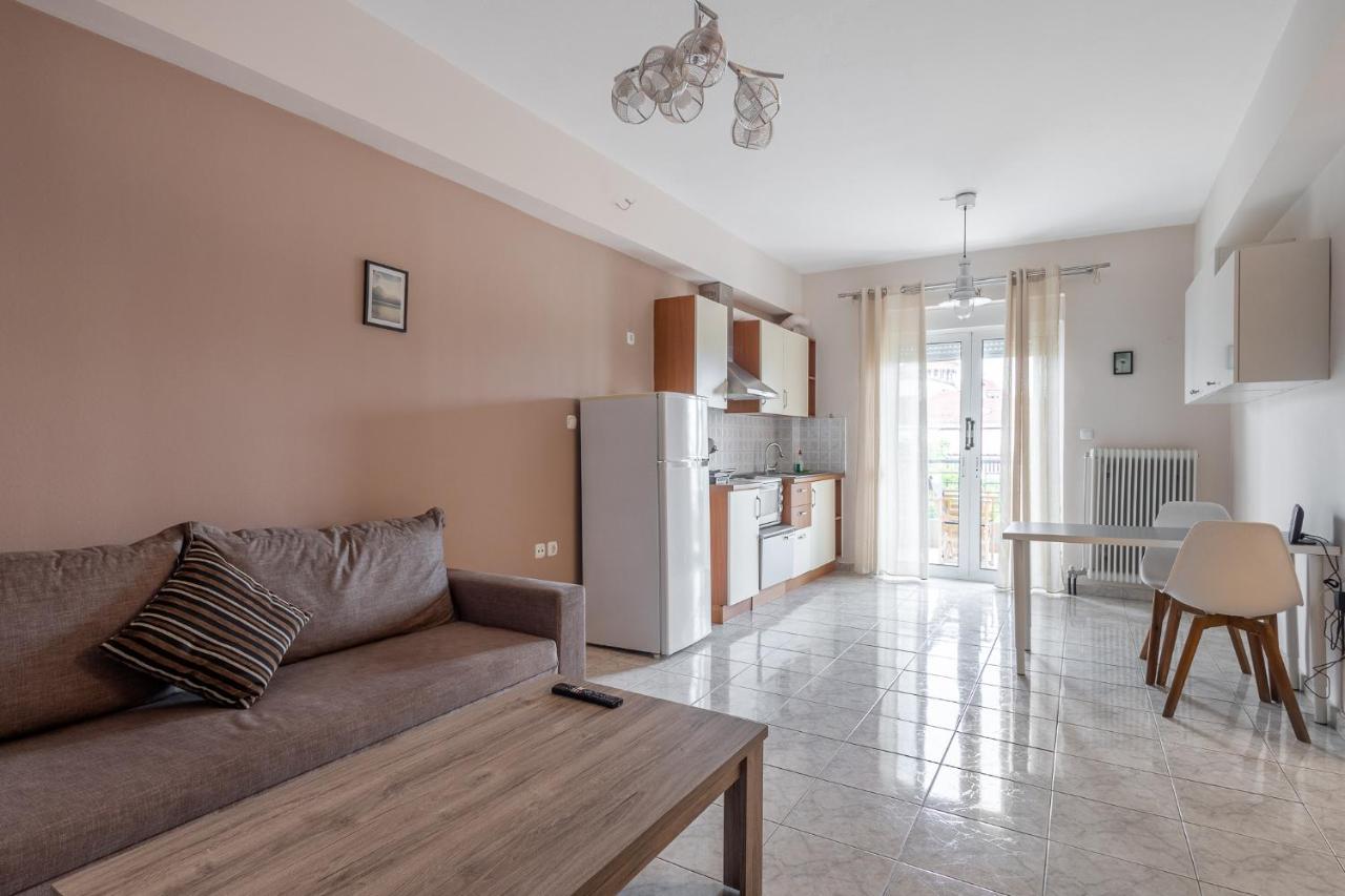 Central Apartment With Parking 라리사 외부 사진